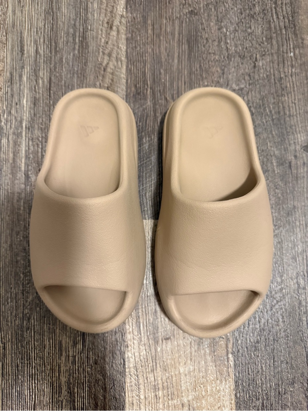 Yeezy Kids Slide Sandals in Tan